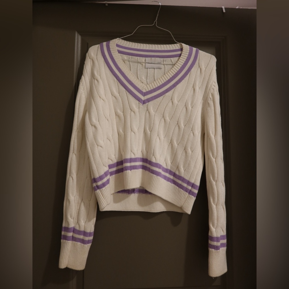 Kendall Lane Sutton Sweater 💜